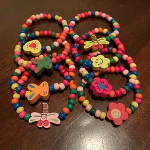Girls wooden bracelets (8 pieces)